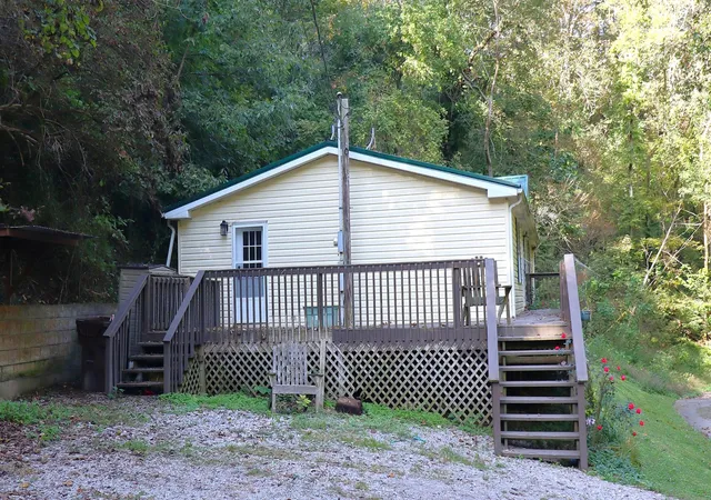 Photo 3 of Single family home for sale at 629 Oregon Rd, Salvisa, KY 40372 | MLS# 26027452 | Listing updated on 2026-10-13