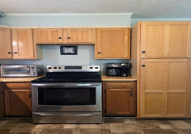 Photo 2 of Single family home for sale at 621 Evergreen Park Dr, Hopkinsville, KY 42240 | MLS# 26026261 | Listing updated on 2026-09-23