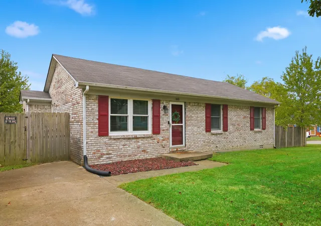 Photo 2 of Single family home for sale at 100 Ashville Dr, Nicholasville, KY 40356 | MLS# 26026301 | Listing updated on 2026-10-21