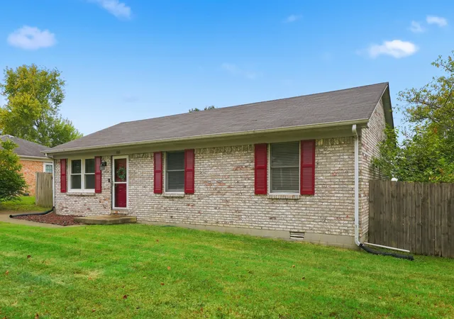 Photo 3 of Single family home for sale at 100 Ashville Dr, Nicholasville, KY 40356 | MLS# 26026301 | Listing updated on 2026-10-21