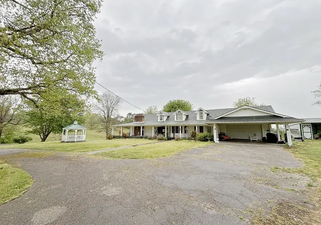 Photo 2 of Single family home for sale at 630 Dollie Miller Rd, East Bernstadt, KY 40729 | MLS# 26026359 | Listing updated on 2026-10-13