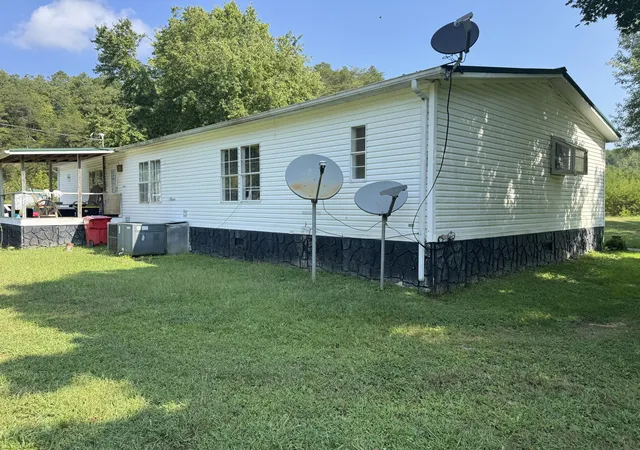 Photo 3 of Sale Pending at 743 Hamblin Holw Rd, Williamsburg, KY 40769 | MLS# 26026284 | Listing updated on 2026-10-13