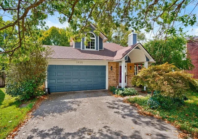 Single family home for sale at 3925 Hillside Dr, Lexington, KY 40514 | MLS# 26026742