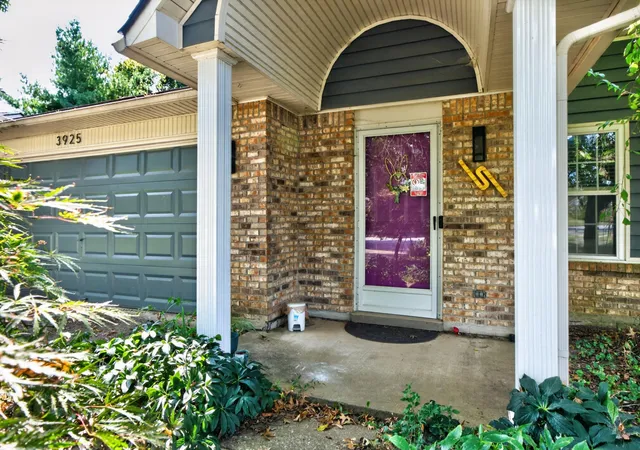 Photo 3 of Single family home for sale at 3925 Hillside Dr, Lexington, KY 40514 | MLS# 26026742 | Listing updated on 2026-10-20
