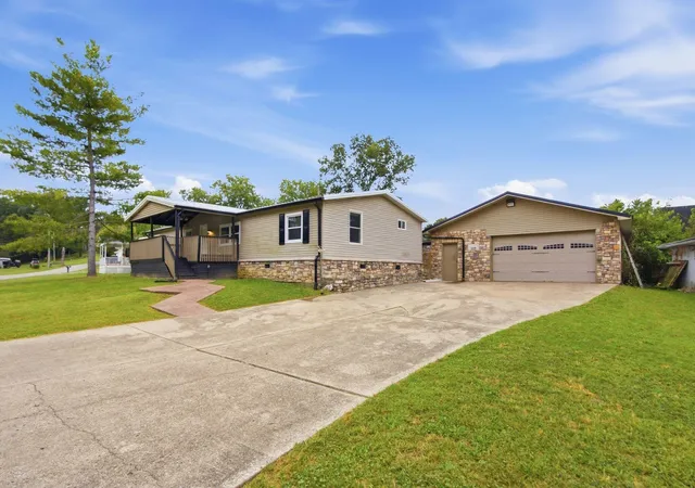 Photo 2 of Sale Pending at 169 Lois Ln, Nicholasville, KY 40356 | MLS# 26026647 | Listing updated on 2026-10-13