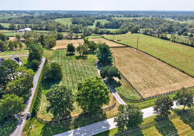 Photo 2 of Sale Pending at 2110 Delong Rd, Lexington, KY 40515 | MLS# 26026324 | Listing updated on 2026-10-13