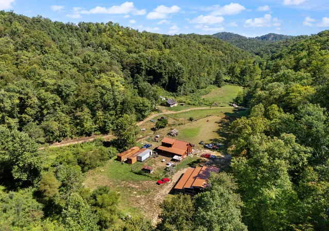 Photo 1 of Single family home for sale at 270 Left Frk Holly Rd, Sextons Creek, KY 40983 | MLS# 26026322 | Listing updated on 2026-09-23