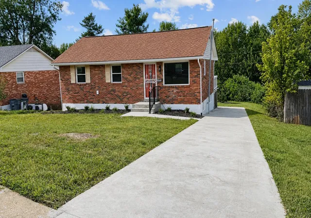 Photo 2 of Single family home for sale at 3633 Grace Dr, Lexington, KY 40517 | MLS# 26026930 | Listing updated on 2026-10-13