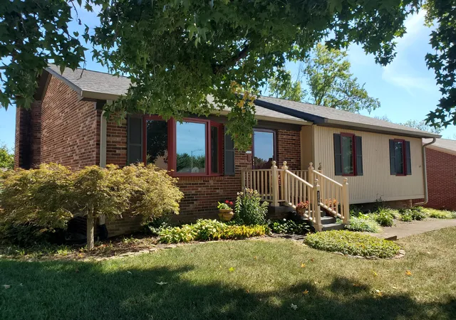 Single family home for sale at 3236 Hunters Point Dr, Lexington, KY 40515 | MLS# 26027324