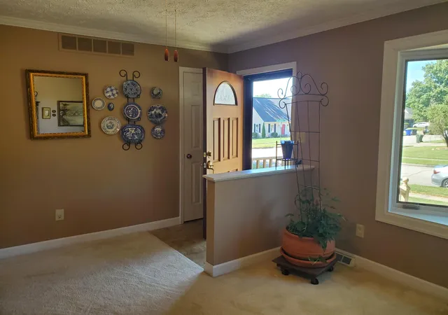 Photo 3 of Single family home for sale at 3236 Hunters Point Dr, Lexington, KY 40515 | MLS# 26027324 | Listing updated on 2026-10-19