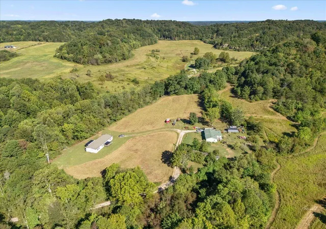 Photo 3 of Sale Pending at 999 Slate Lick Church Rd, London, KY 40741 | MLS# 26026829 | Listing updated on 2026-10-13