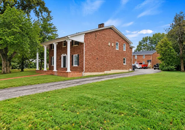 Photo 3 of Multi family home for sale at 328 Summit St, Richmond, KY 40475 | MLS# 26026433 | Listing updated on 2026-10-13