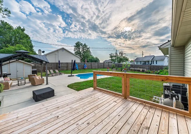 Photo 2 of Single family home for sale at 609 W Barlow Dr, Winchester, KY 40391 | MLS# 26026446 | Listing updated on 2026-10-13