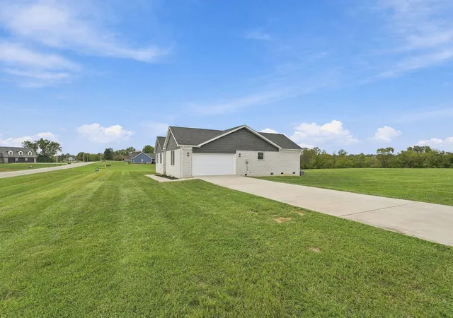 Photo 3 of Single family home for sale at 29 Serenity Ct, Cynthiana, KY 41031 | MLS# 26026482 | Listing updated on 2026-10-13