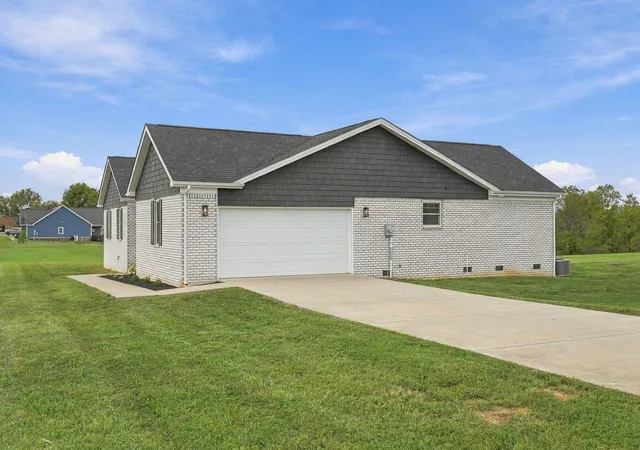 Photo 4 of Single family home for sale at 29 Serenity Ct, Cynthiana, KY 41031 | MLS# 26026482 | Listing updated on 2026-10-13