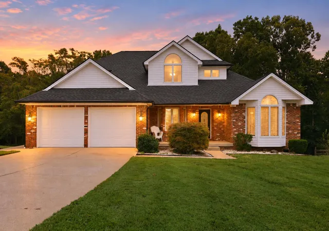 Photo 1 of Sale Pending at 220 Sylvan Way, Lancaster, KY 40444 | MLS# 26026490 | Listing updated on 2026-10-13