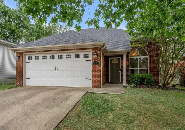 Photo 1 of Single family home for sale at 717 Rambling Crk Dr, Lexington, KY 40509 | MLS# 26026518 | Listing updated on 2026-10-19