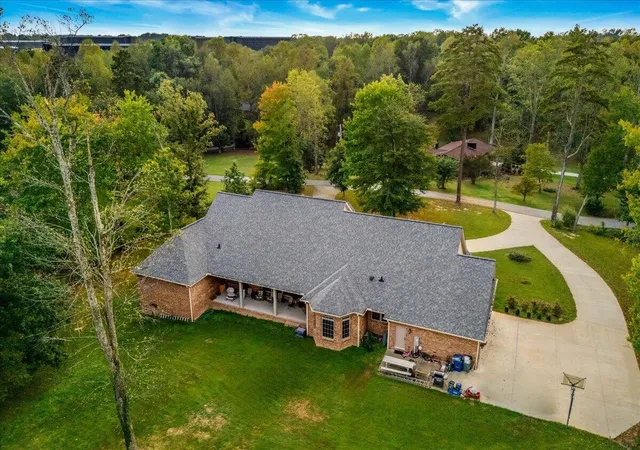 Photo 3 of Single family home for sale at 306 Combs Cir, London, KY 40744 | MLS# 26026420 | Listing updated on 2026-10-13