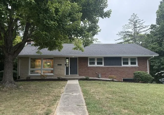 Photo 1 of Single family home for sale at 917 Holly Springs Dr, Lexington, KY 40504 | MLS# 26026500 | Listing updated on 2026-10-16