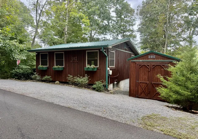 Photo 2 of Single family home for sale at 111 Cabin Dr, Russell Springs, KY 42642 | MLS# 26027116 | Listing updated on 2026-10-15