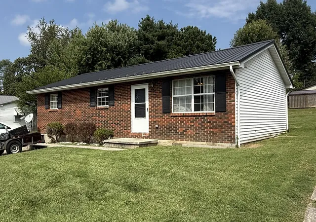 Photo 1 of Single family home for sale at 923 Vallance St, Flatwoods, KY 41139 | MLS# 26026460 | Listing updated on 2026-10-15