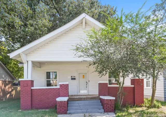 Photo 1 of Sale Pending at 834 N 23rd Street, Paducah, KY 42001 | MLS# 26026547 | Listing updated on 2026-10-27