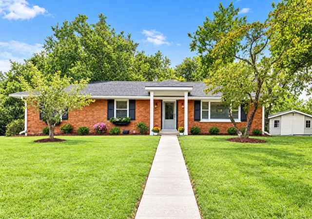 Photo 2 of Single family home for sale at 3272 Saxon Dr, Lexington, KY 40503 | MLS# 26026570 | Listing updated on 2026-10-15