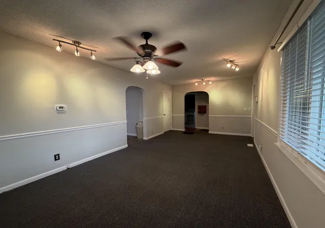 Photo 3 of Single family home for sale at 188 Rolling Acres Dr, Frankfort, KY 40601 | MLS# 26026486 | Listing updated on 2026-10-16