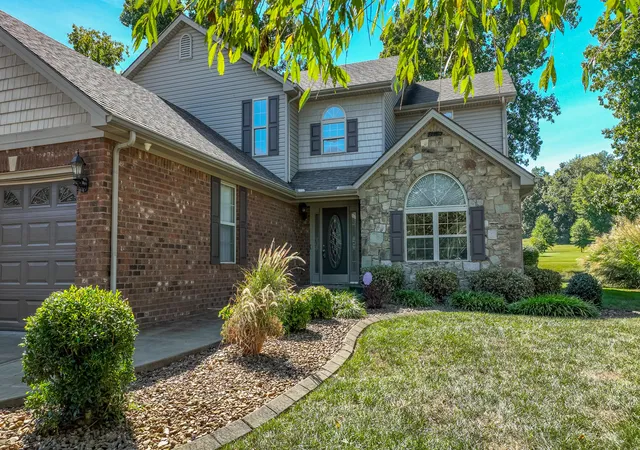 Photo 3 of Single family home for sale at 1040 Trevor Dr, Berea, KY 40403 | MLS# 26026656 | Listing updated on 2026-09-28