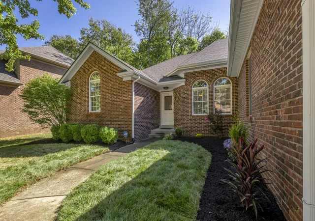 Photo 3 of Sale Pending at 3016 Old Fld Way, Lexington, KY 40513 | MLS# 26026907 | Listing updated on 2026-10-13