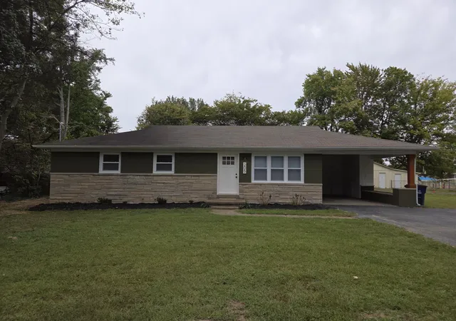 Photo 1 of Single family home for sale at 205 Riverside Dr, Paducah, KY 42003 | MLS# 26028112 | Listing updated on 2026-10-11