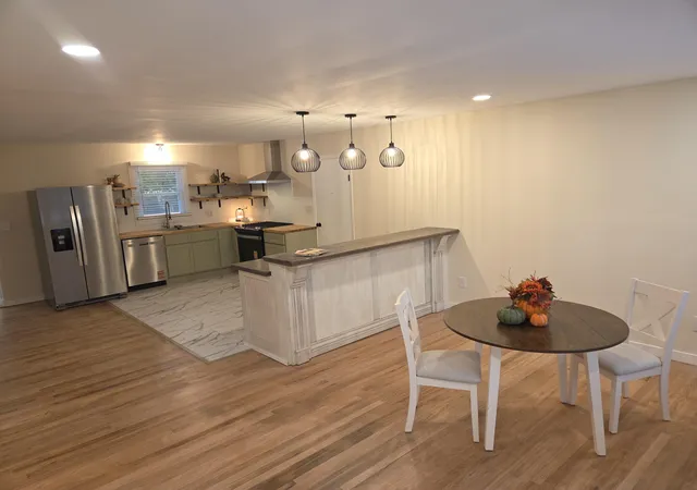 Photo 2 of Single family home for sale at 205 Riverside Dr, Paducah, KY 42003 | MLS# 26028112 | Listing updated on 2026-10-11
