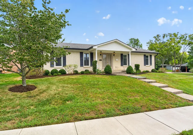 Photo 2 of Sale Pending at 1295 Oaklawn Park, Lexington, KY 40517 | MLS# 26026546 | Listing updated on 2026-10-19