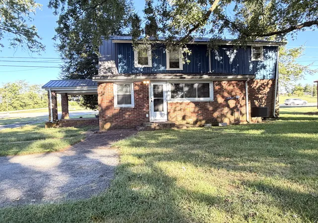 Photo 3 of Sale Pending at 984 Lexington Rd, Harrodsburg, KY 40330 | MLS# 26026659 | Listing updated on 2026-10-13