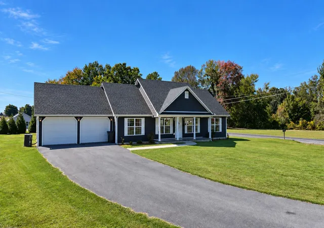 Photo 2 of Single family home for sale at 12 Kenzie Ln, Russell Springs, KY 42642 | MLS# 26028167 | Listing updated on 2026-10-13