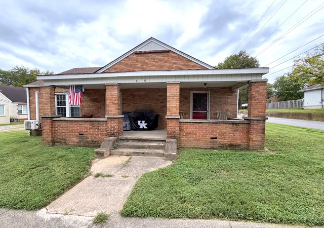 Photo 1 of Multi family home for sale at 400 S 6th Street, Murray, KY 42071 | MLS# 26026582 | Listing updated on 2026-09-27