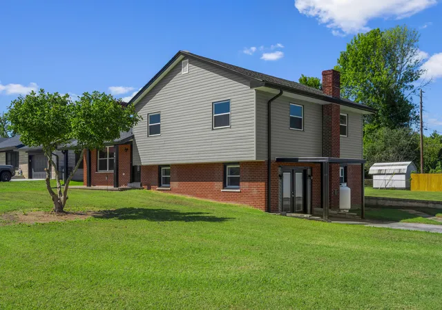 Photo 1 of Single family home for sale at 3017 Old Kentucky Hwy 52, Richmond, KY 40475 | MLS# 26026663 | Listing updated on 2026-10-27