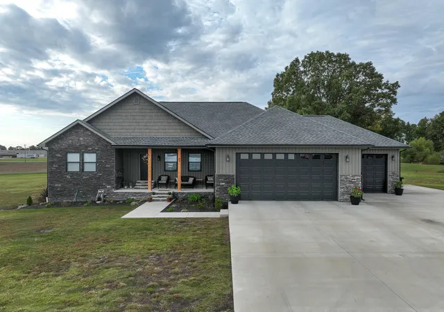 Photo 1 of Single family home for sale at 47 Sadi Ct, Mayfield, KY 42066 | MLS# 26028019 | Listing updated on 2026-10-20