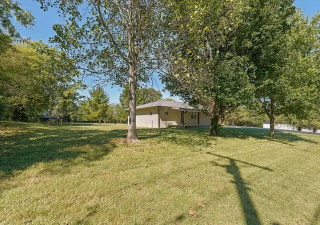 Photo 3 of Single family home for sale at 6059 US 60 W, Marion, KY 42064 | MLS# 26026835 | Listing updated on 2026-10-08