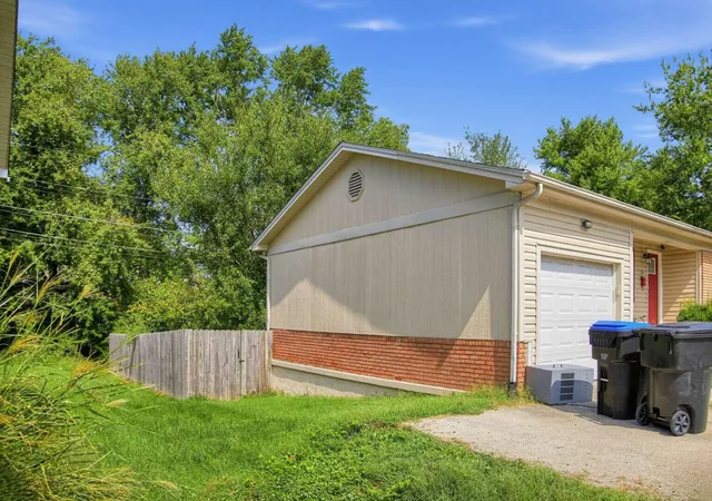 Photo 2 of Single family home for sale at 112 Valley Brk, Frankfort, KY 40601 | MLS# 26026609 | Listing updated on 2026-10-14