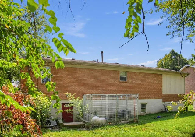 Photo 3 of Single family home for sale at 112 Valley Brk, Frankfort, KY 40601 | MLS# 26026609 | Listing updated on 2026-10-14