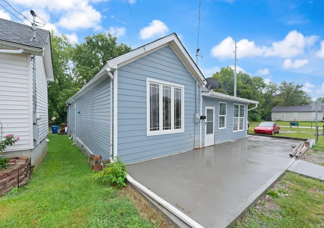 Photo 2 of Single family home for sale at 109 5th Street, Winchester, KY 40391 | MLS# 26027497 | Listing updated on 2026-10-07