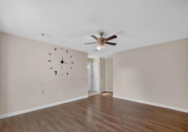 Listing Photo 1 - Condo for sale in building located at 1048 Blackwell Ct, Richmond, KY 40475 - Unit #