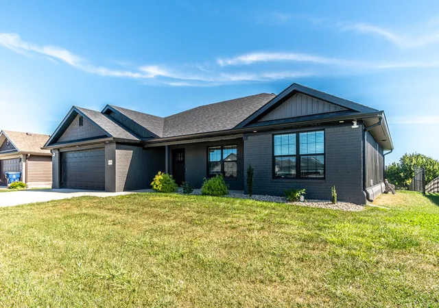 Photo 3 of Sale Pending at 454 Wyldwood Way, Berea, KY 40403 | MLS# 26026739 | Listing updated on 2026-10-13