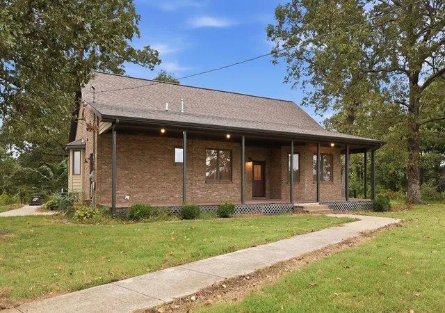 Photo 1 of Single family home for sale at 5363 Central Rd, Mayfield, KY 42066 | MLS# 26027300 | Listing updated on 2026-10-05