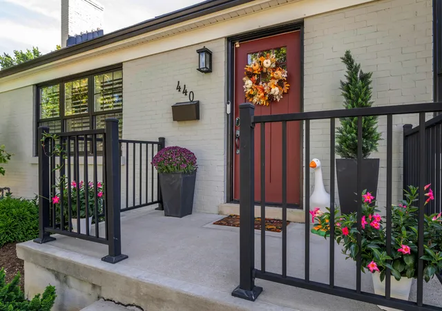Photo 3 of Sale Pending at 440 Longview Dr, Lexington, KY 40503 | MLS# 26026660 | Listing updated on 2026-10-13