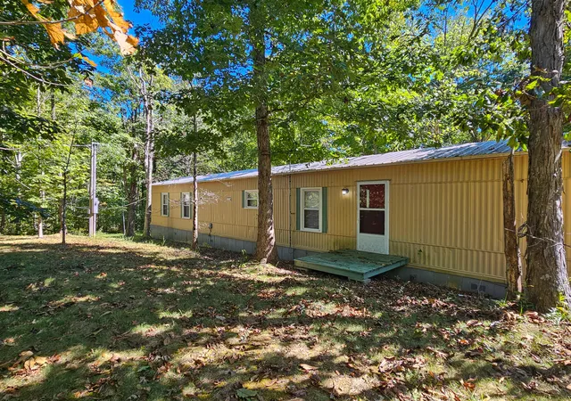 Photo 3 of Sale Pending at 1960 Chestnut Grv Rd, Parksville, KY 40464 | MLS# 26026643 | Listing updated on 2026-10-17