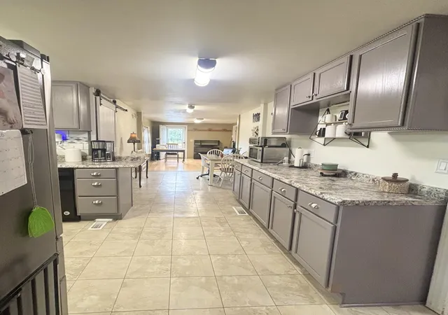 Photo 3 of Sale Pending at 10325 Greenville Rd, Hopkinsville, KY 42240 | MLS# 26026716 | Listing updated on 2026-10-05