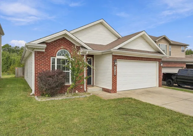 Photo 3 of Sale Pending at 1932 Millbank Rd, Lexington, KY 40511 | MLS# 26026687 | Listing updated on 2026-10-15