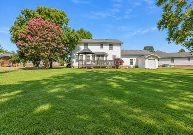 Photo 2 of Single family home for sale at 1512 Oak Ridge Ct, Hopkinsville, KY 42240 | MLS# 26027028 | Listing updated on 2026-10-13